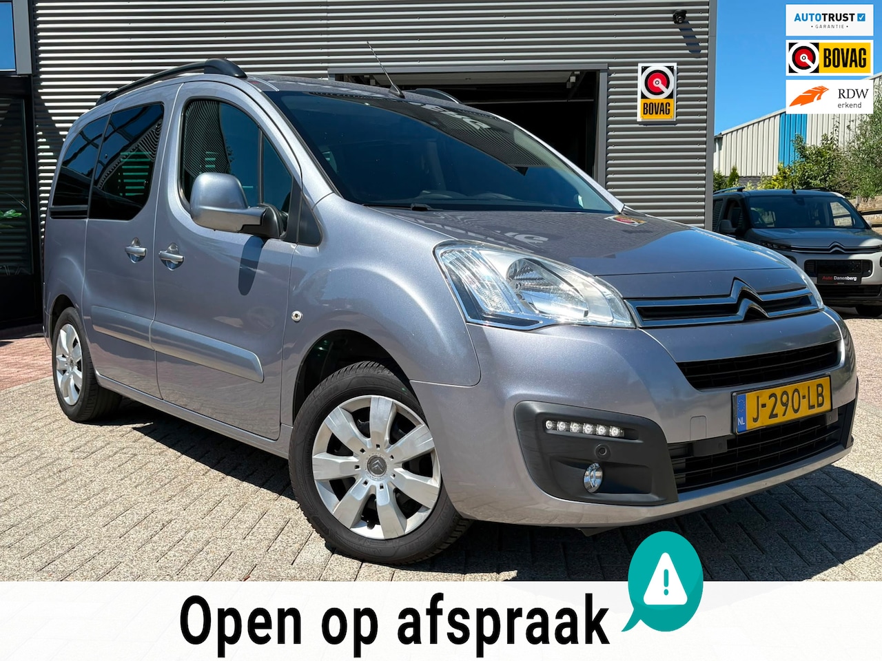 Citroën Berlingo - 1.2 PureTech XTR CAMERA,TREKHAAK,NIEUWE-APK - AutoWereld.nl