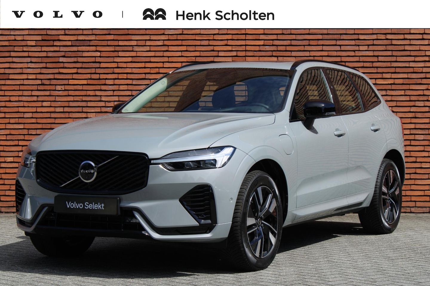 Volvo XC60 - T6 Plug-in hybrid AWD Plus Dark | Trekhaak | All-Season banden | 360 Graden Camera | Panor - AutoWereld.nl