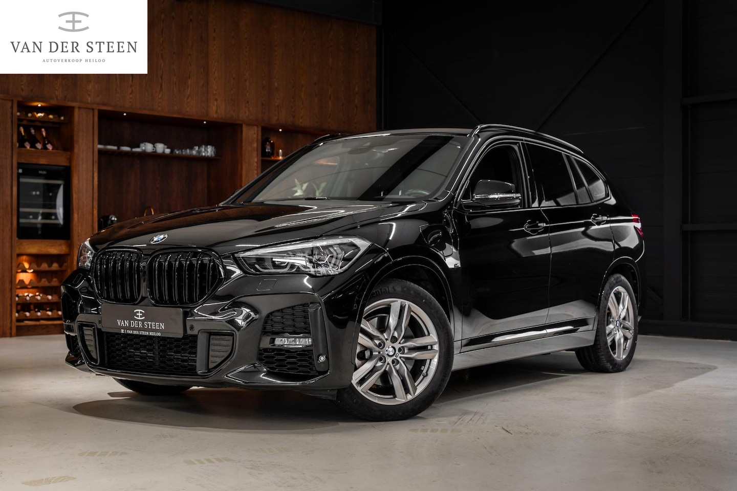 BMW X1 - xDrive25e High Executive M Sport | Leder | Afn. Trekhaak - AutoWereld.nl