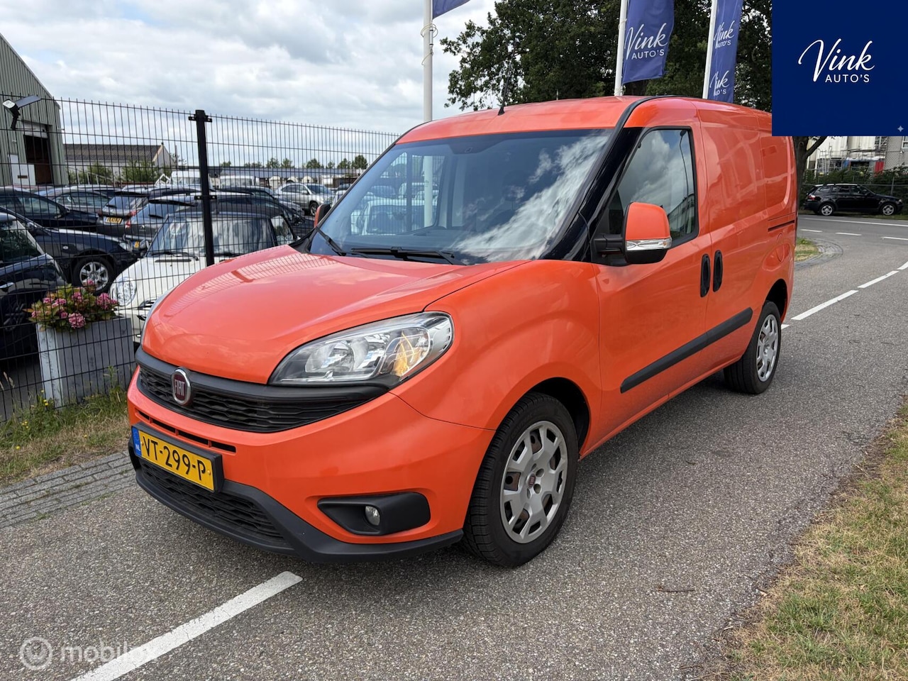 Fiat Doblò Cargo - 1.3 MJ L1H1 SX | 90 PK | Airco | 2x Schuifdeur | NAV | Trekhaak | Parkeersensoren - AutoWereld.nl