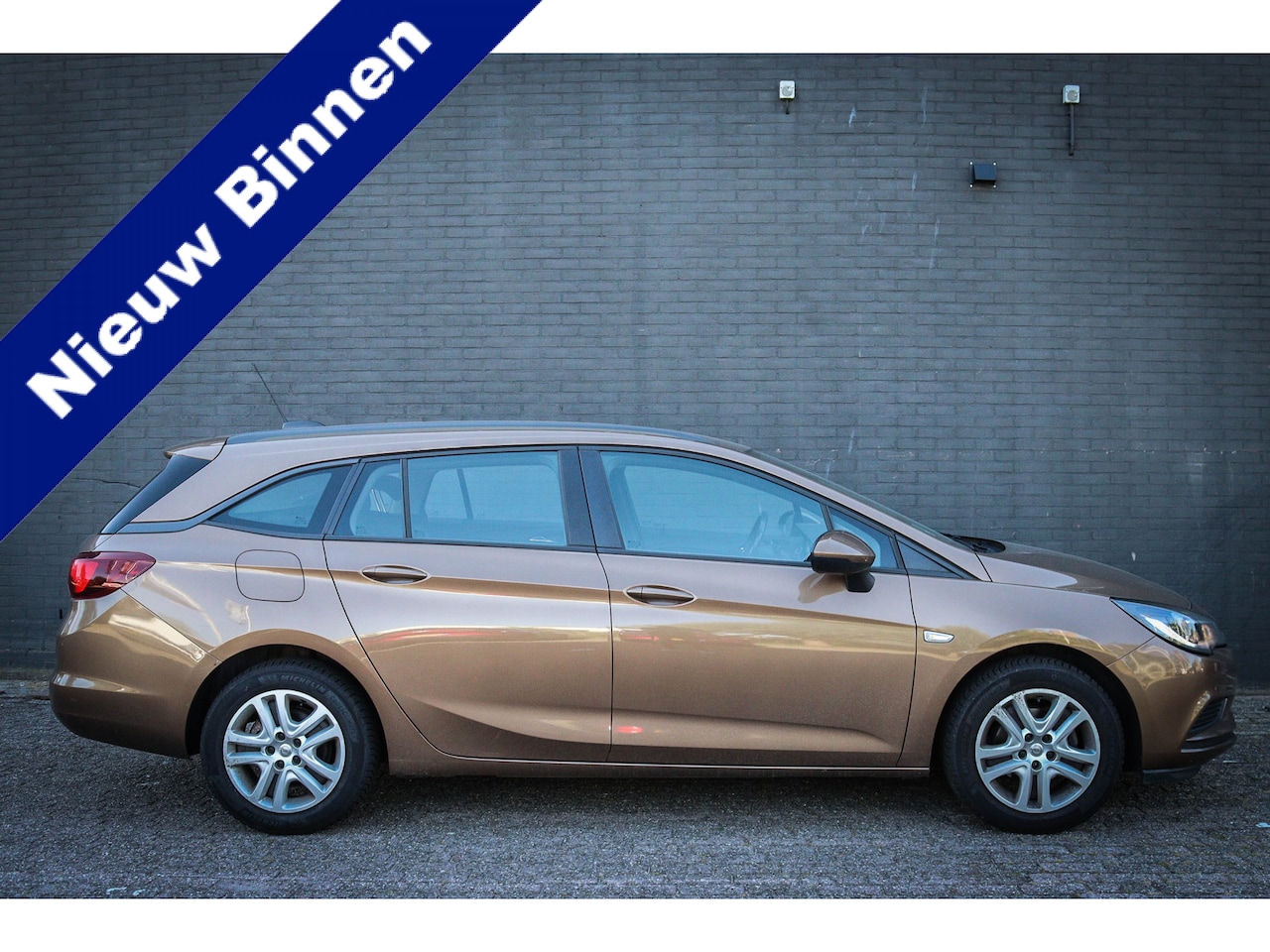Opel Astra Sports Tourer - 1.4 Online Edition Net binnen-Nu al te bezichtigen - AutoWereld.nl