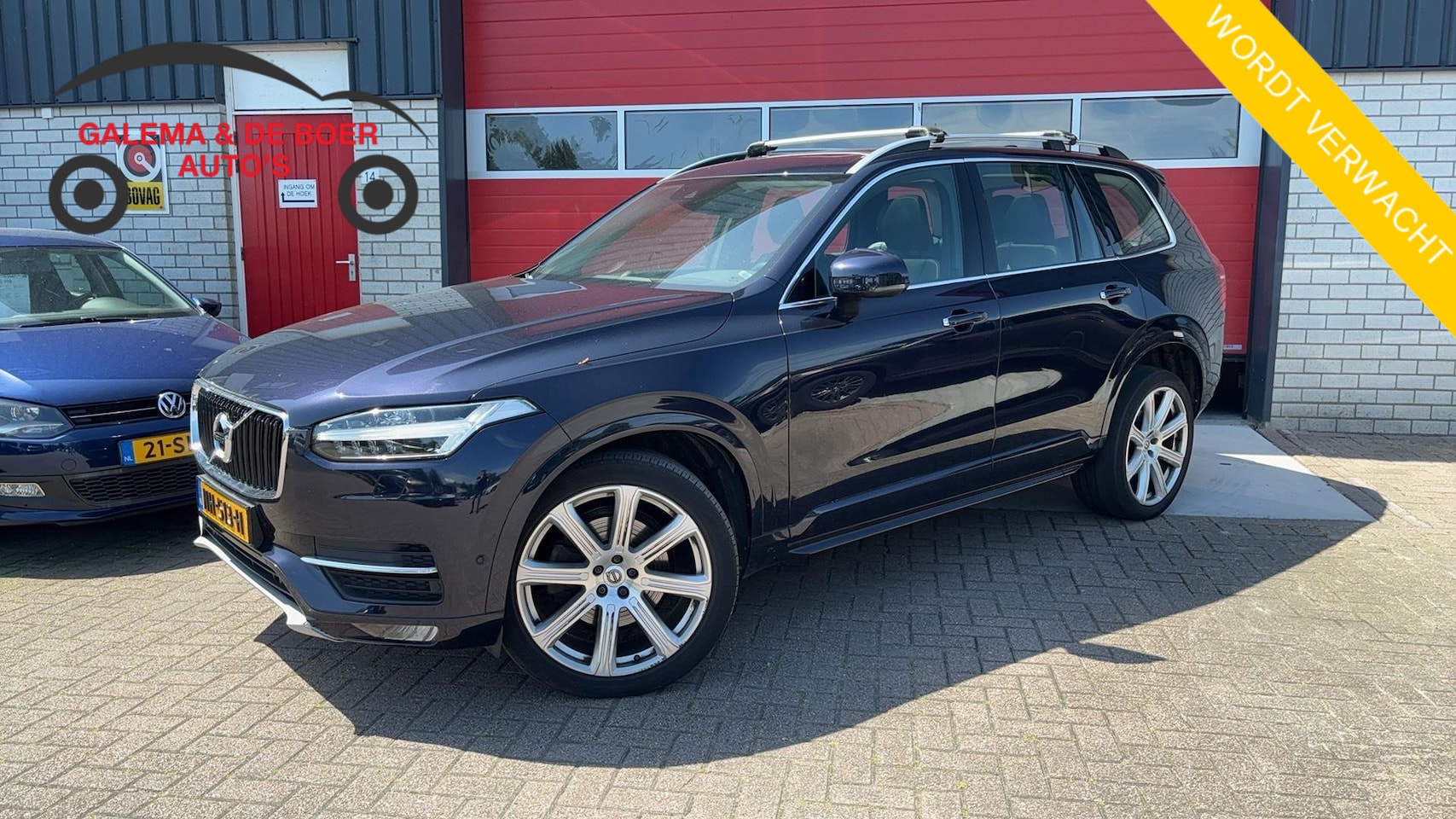 Volvo XC90 - 2.0 D5 AWD Momentum 7PERS / BOWERS & WILKINS / PANORAMADAK / STOELVERW / STUURVERW / KEYLE - AutoWereld.nl