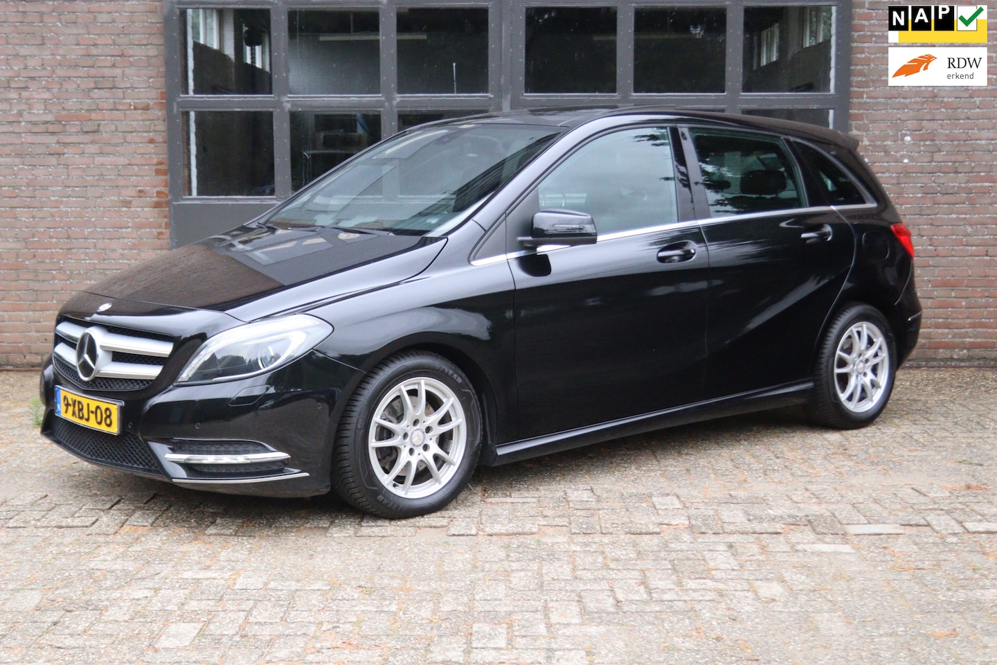 Mercedes-Benz B-klasse - 180 Ambition Com AC|CC|PAN Nieuwe APK - AutoWereld.nl