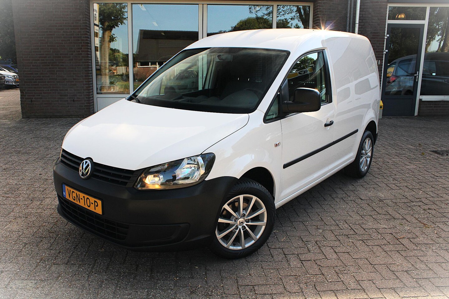 Volkswagen Caddy - 1.2 TSI Trekhaak, Betonplex, Radio, Boordcomputer, 16" LMV - AutoWereld.nl