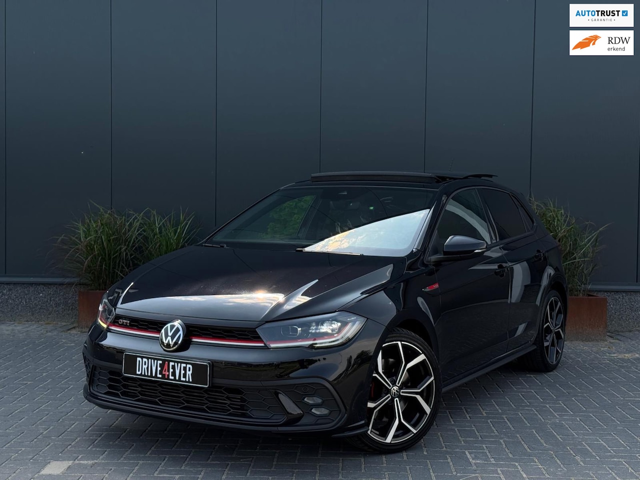 Volkswagen Polo - 2.0 TSI GTI M23 FULL | PANO | NAVI | CAMERA | LEDER - AutoWereld.nl