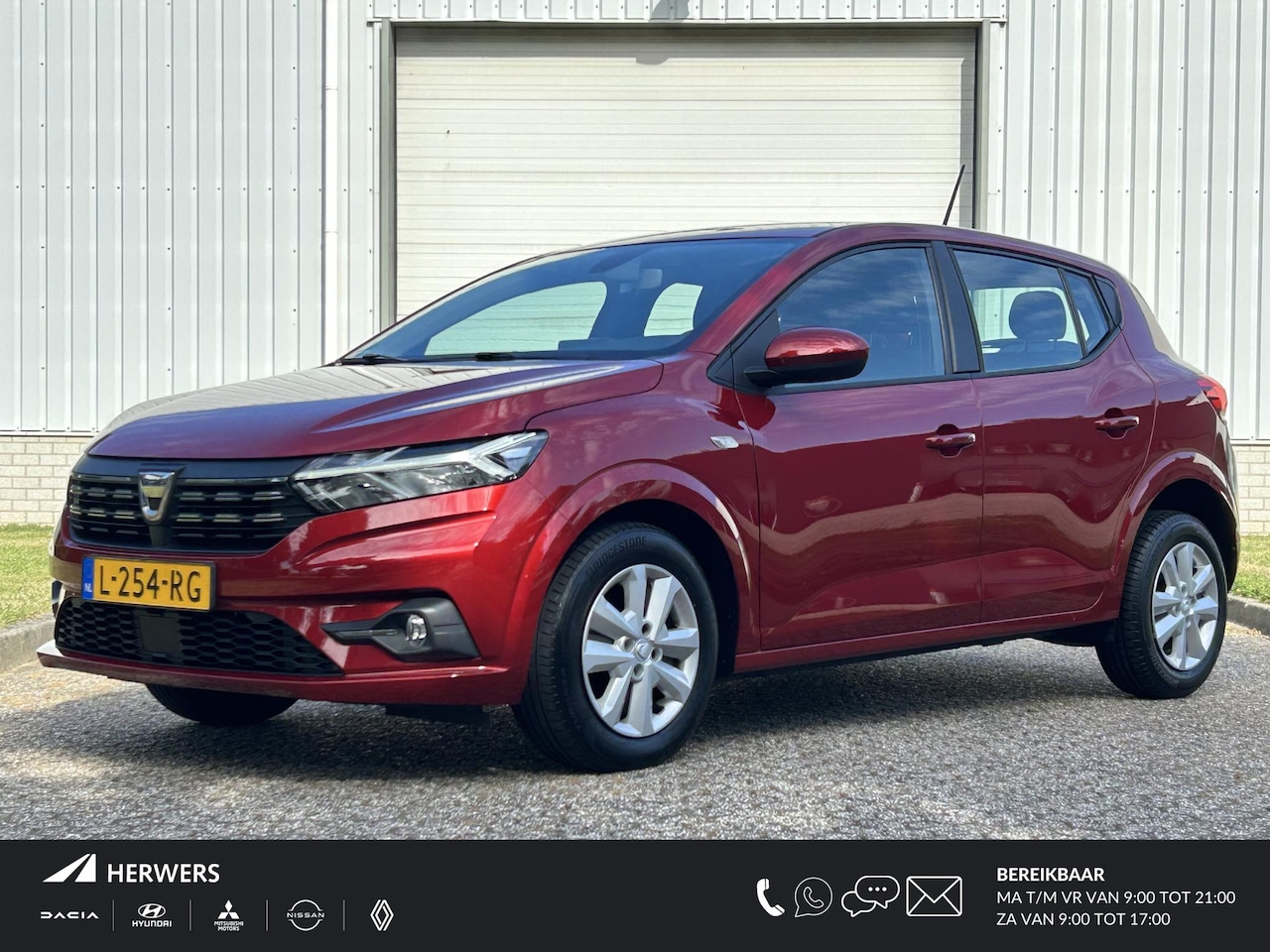 Dacia Sandero - 1.0 TCe 100 Bi-Fuel Expression / Dealer Onderhouden / 1e Eigenaar / Navigatie / Apple Carp - AutoWereld.nl