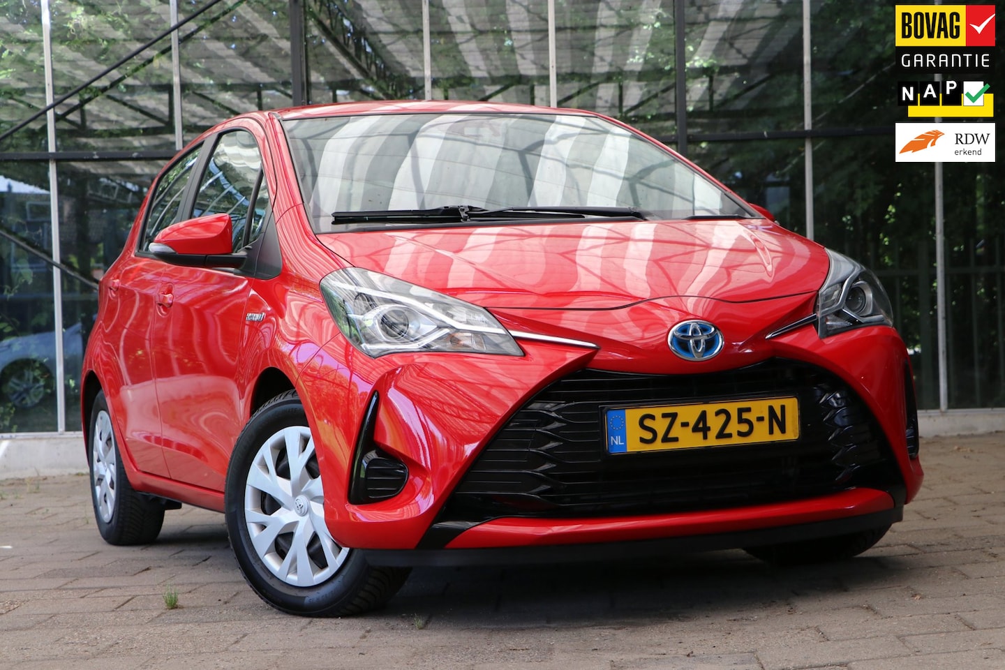 Toyota Yaris - 1.5 Hybrid Energy / 1ste eig. / Camera / All-in prijs / 12mnd Bovag gar. - AutoWereld.nl