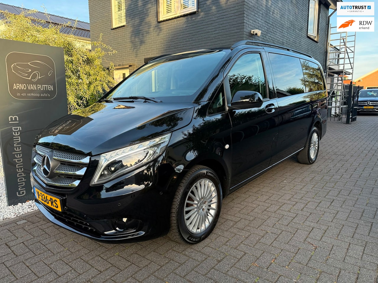 Mercedes-Benz Vito - 114 CDI Lang Ambition / Dubbele Cabine / Leer - AutoWereld.nl