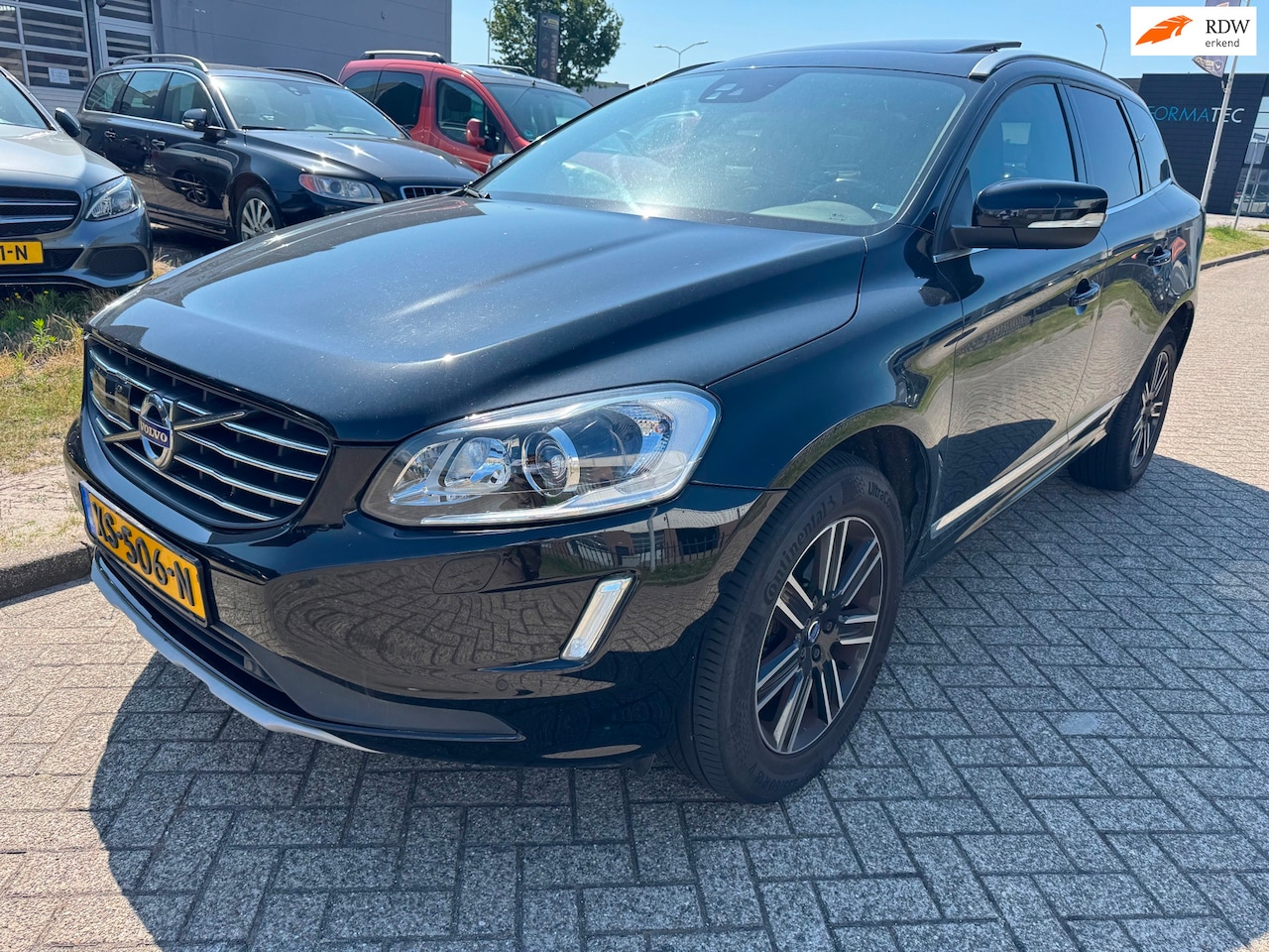 Volvo XC60 - 2.0 D4 FWD R-Design adaptief panoramadak Garantie - AutoWereld.nl