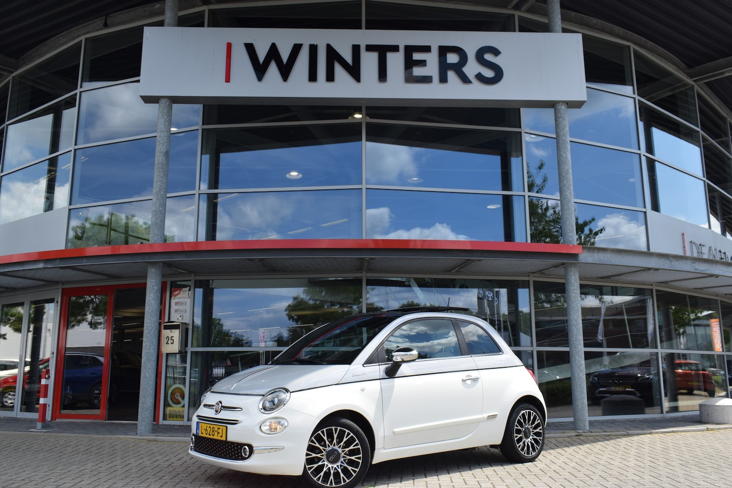 Fiat 500 - 1.0 Hybrid Dolcevita | Pano/Schuifdak | 15" LM Velgen | Parkeersensoren | Cruise | Apple C - AutoWereld.nl