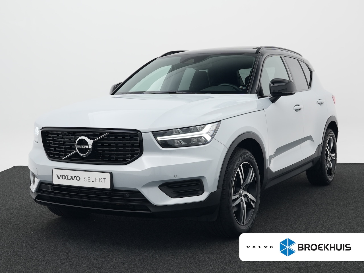 Volvo XC40 - T3 R-Design | Panoramadak | Nubuck-Leder | Stoelverwarming | Cruise Control | 18" | Privac - AutoWereld.nl
