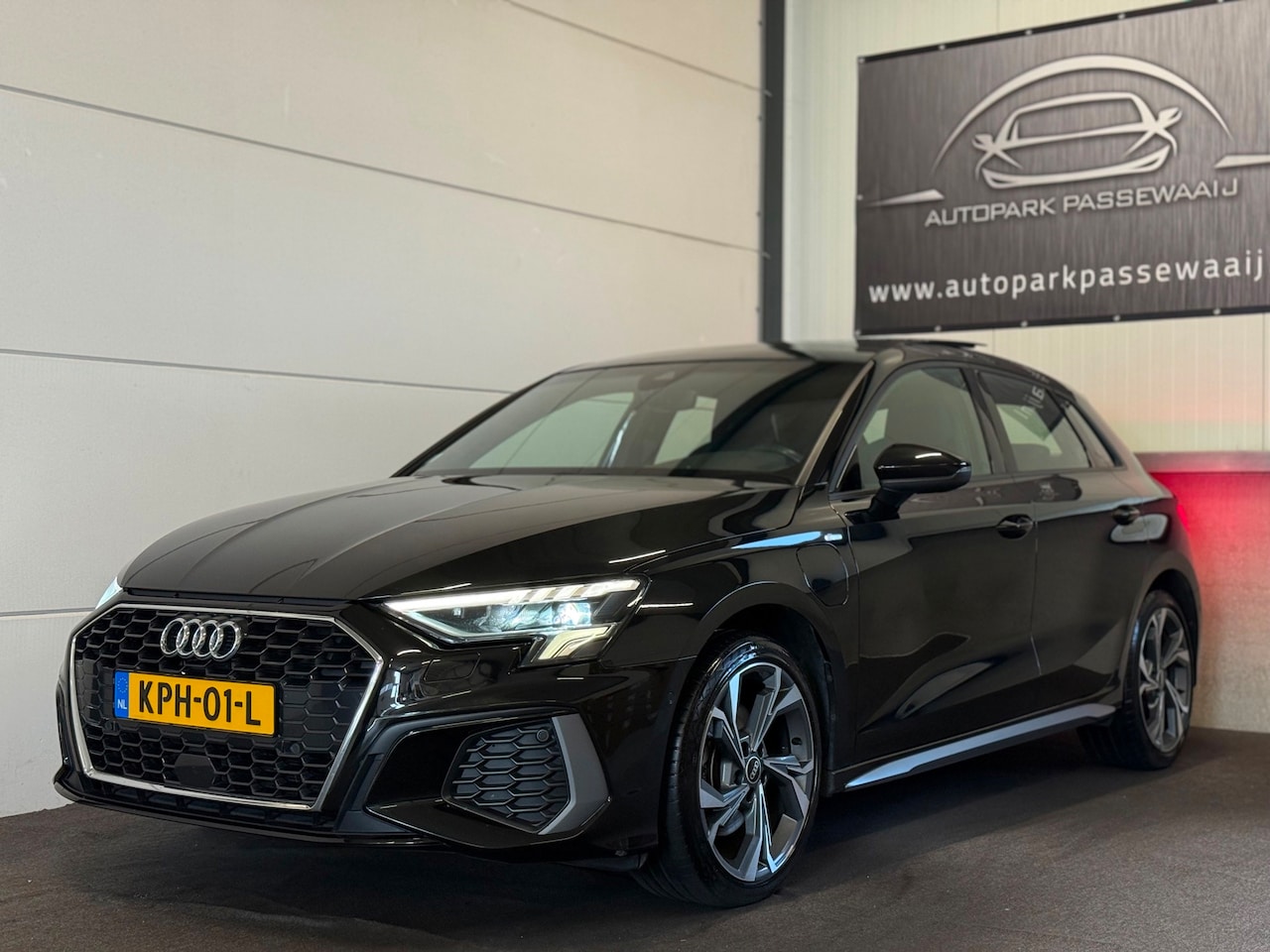 Audi A3 Sportback - 40 TFSI e Business edition S-line, Automaat, Pano, Carplay, Led, Achteruitrijcamera, Cruis - AutoWereld.nl