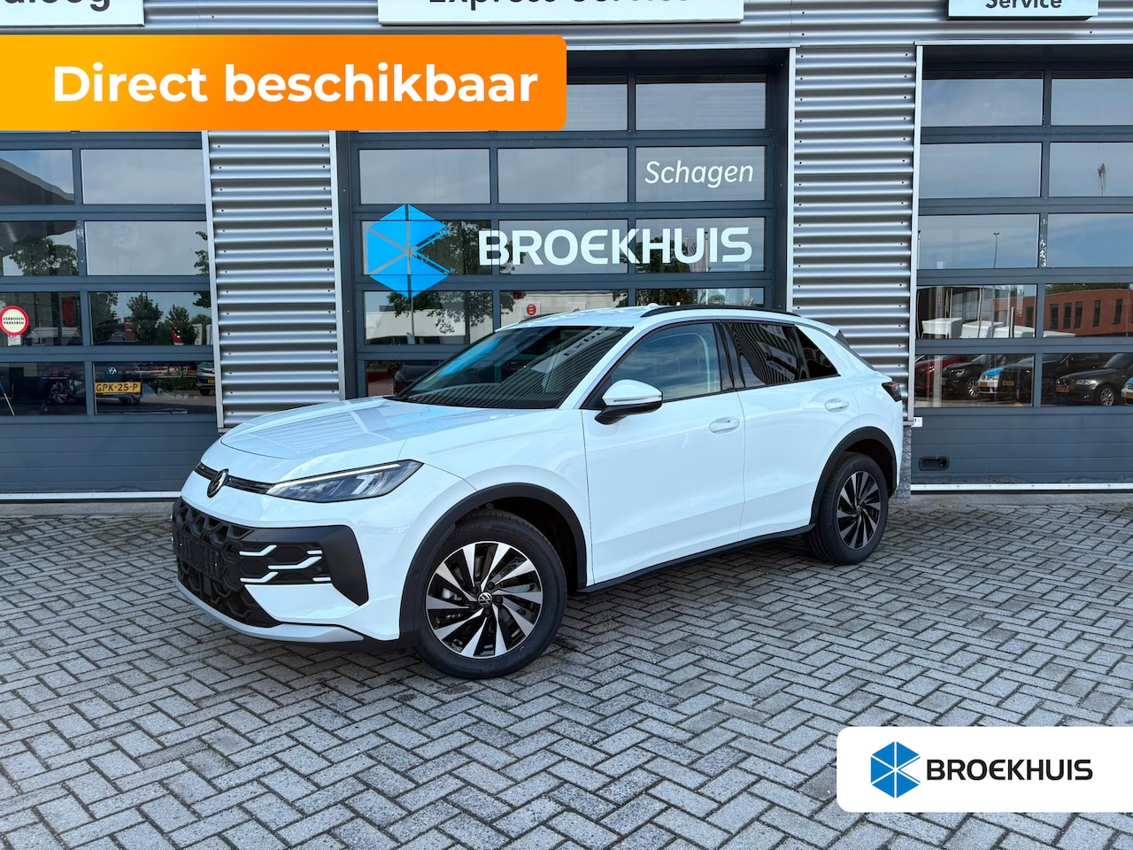 Volkswagen T-Roc - Life First Edition | CAMERA | APP.CONNECT | FULL.LED | 4 JAAR GARANTIE | ADAPT.CRUISE | KE - AutoWereld.nl
