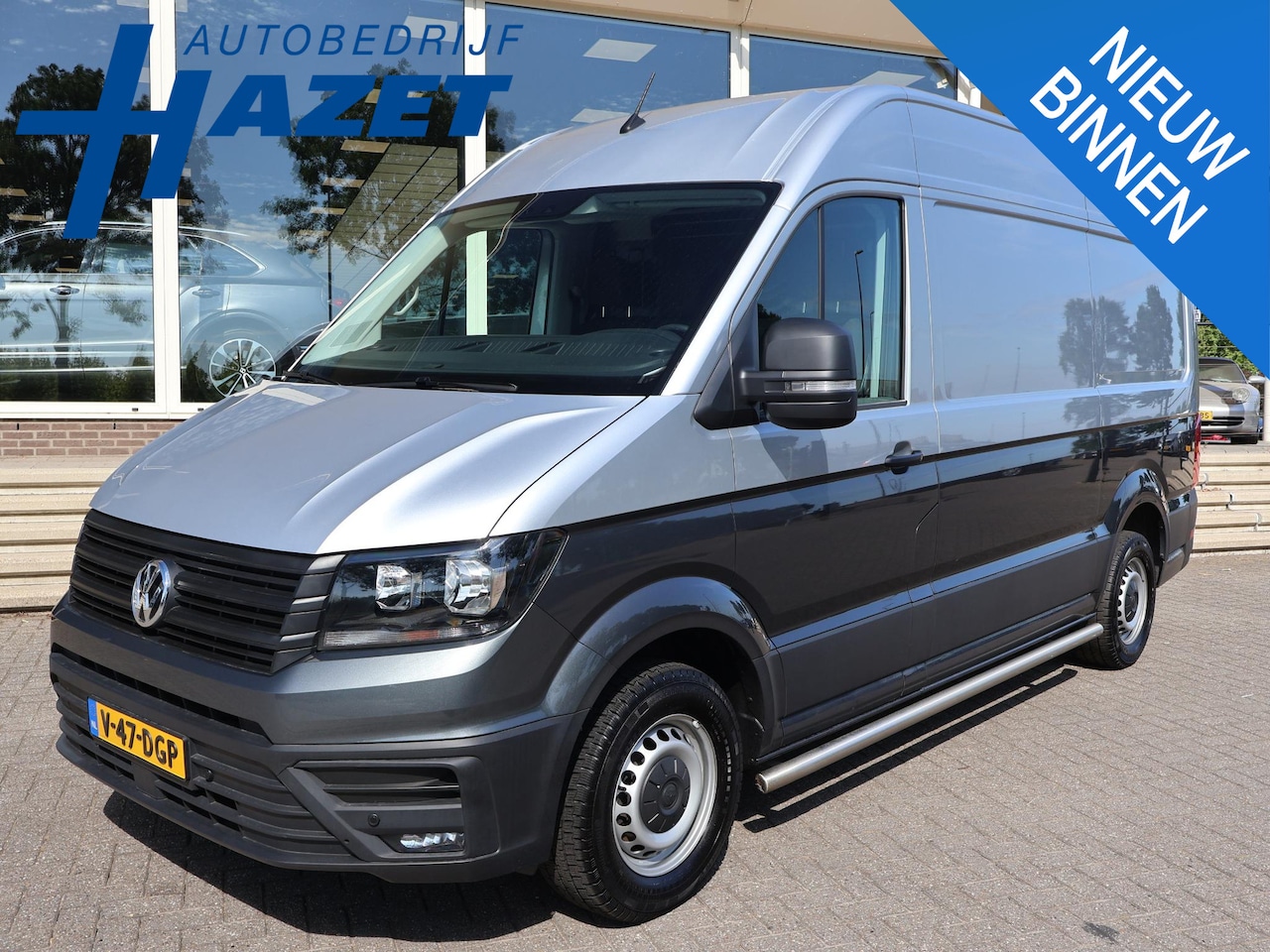 Volkswagen Crafter - 35 2.0 TDI 140 PK L3H3 TWO-TONE + 3000 KG TREKHAAK | APPLE CARPLAY | CRUISE | SIDEBARS | N - AutoWereld.nl