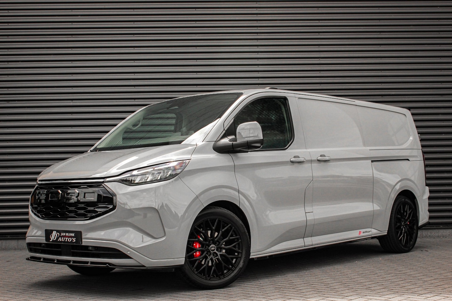 Ford E-Transit Cust. - 340 L2H1 Limited 71 kWh 218PK / JB- EDITON / CAMERA / 370KM RANGE /APPLE CARPLAY /DRIVERS- - AutoWereld.nl
