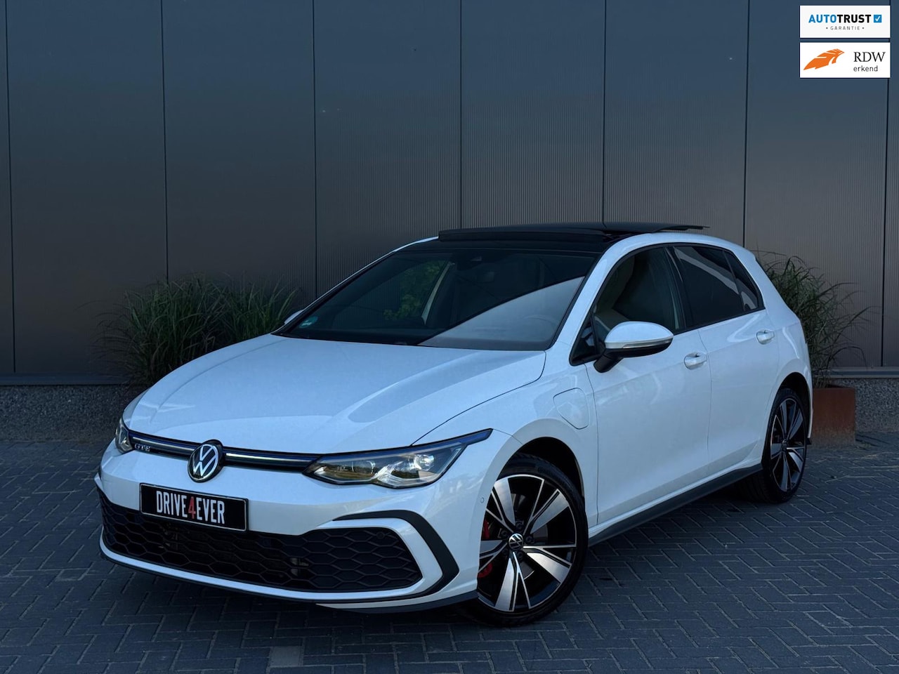 Volkswagen Golf - 1.4 eHybrid GTE 245pk FULL PANO|NAVI|CAMERA|IQ LIGHT|LED|CARPLAY|BLINDSPOT - AutoWereld.nl
