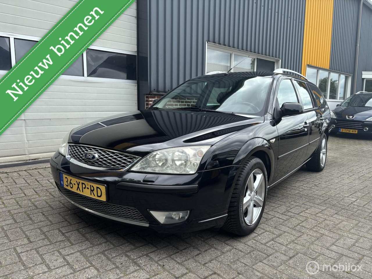Ford Mondeo Wagon - 1.8-16V Platinum NETTE AUTO! TREKHAAK! - AutoWereld.nl