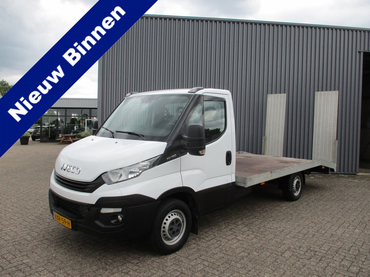 Iveco Daily - 35S14 Oprijwagen, oprijbak Airco Trekhaak - AutoWereld.nl