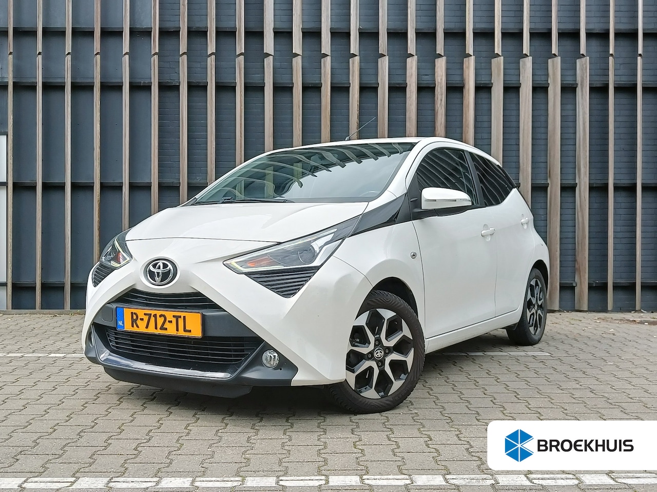 Toyota Aygo - 1.0 VVT-i x-joy 1.0 VVT-i x-joy - AutoWereld.nl