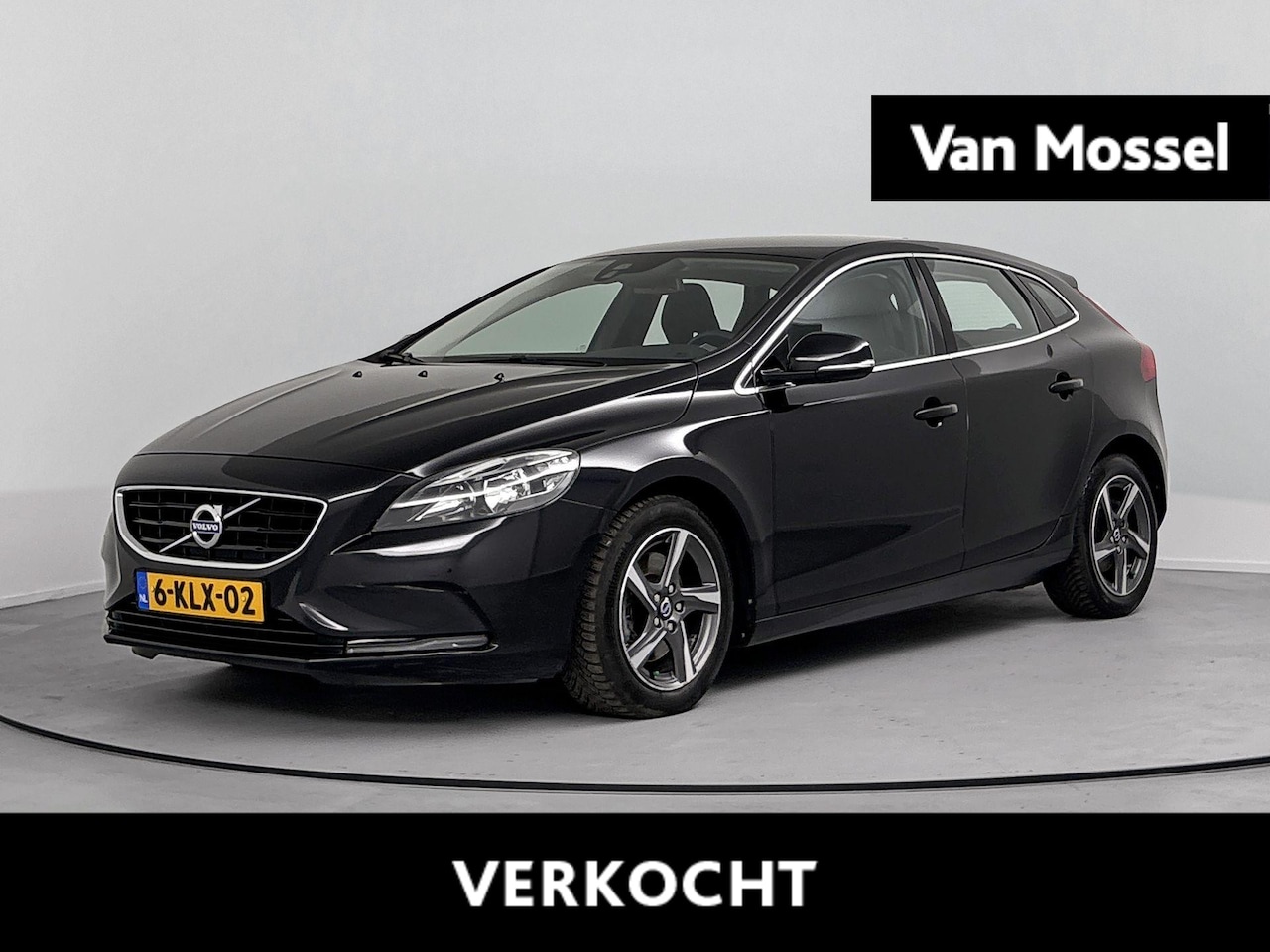 Volvo V40 - 1.6 T3 Momentum Airco | Cruise Control | Lichtmetalen Velgen - AutoWereld.nl