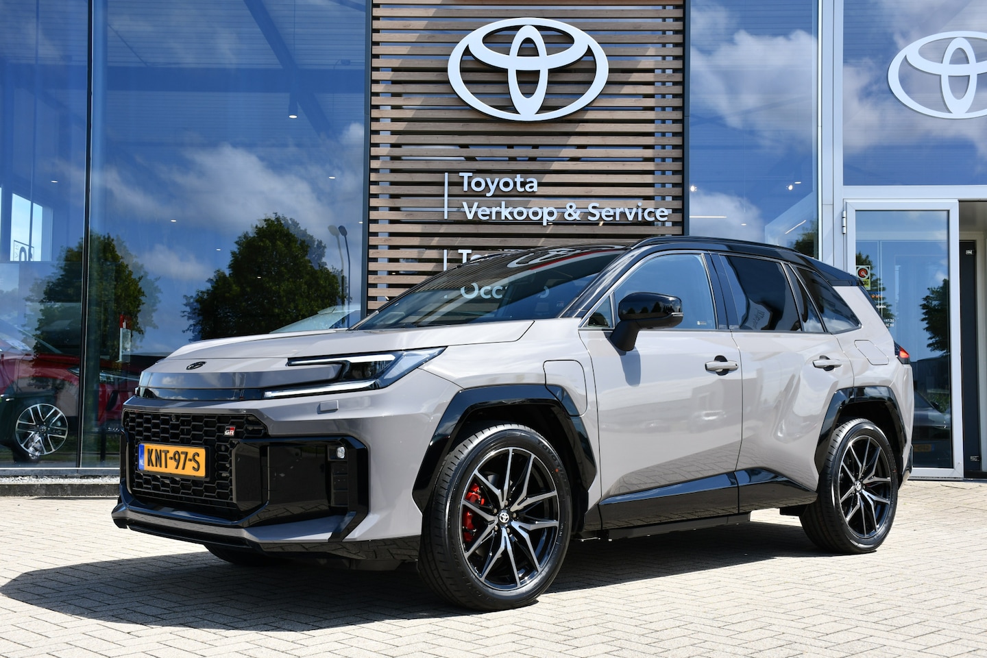 Toyota RAV4 - 2.5 Plug-in Hybrid AWD 300 GR Sport Automaat 309pk | Demonstratie auto | Schuif/kantel dak - AutoWereld.nl