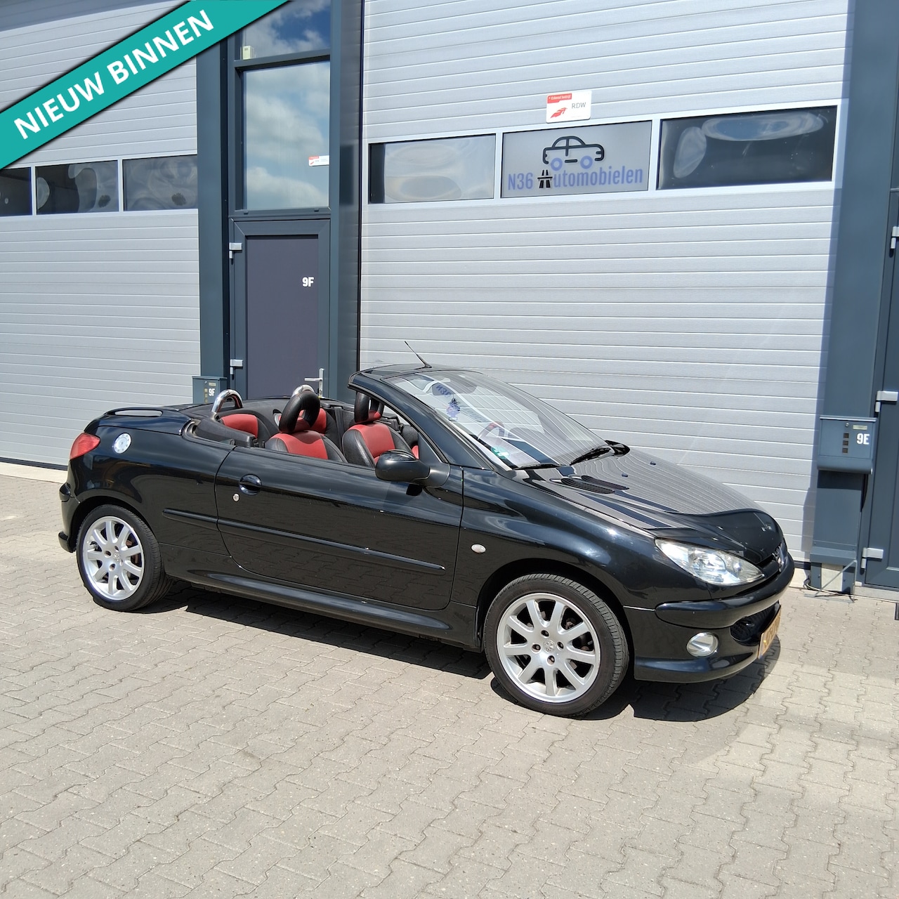 Peugeot 206 CC - 2.0-16V 206CC CABRIO 2.0 16V/2003/Zwart/NW Koppeling/CARPLAY & Android Radio - AutoWereld.nl