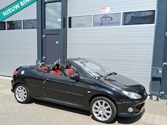Peugeot 206 CC - 2.0-16V 206CC CABRIO 2.0 16V/2003/Zwart/NW Koppeling/CARPLAY & Android Radio