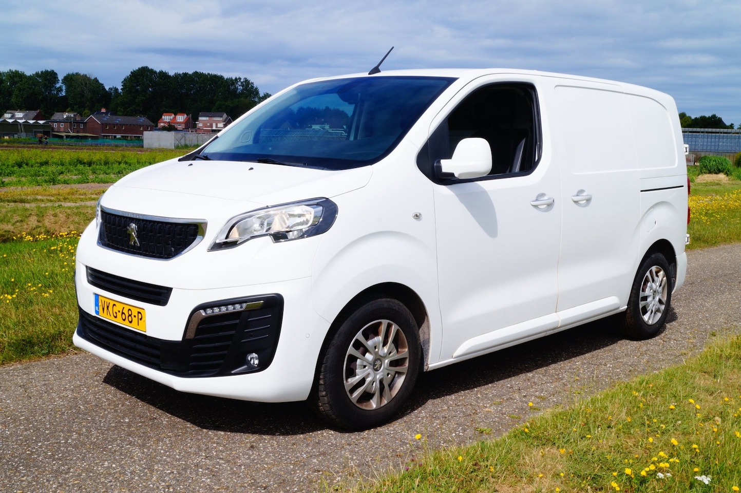 Peugeot Expert - 2.0 BlueHDI 120 Compact Premium 2.0 BlueHDI 120 Compact Premium - AutoWereld.nl