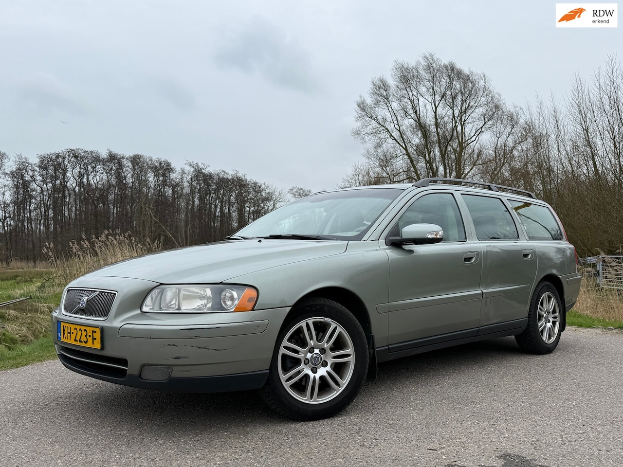 Volvo V70 - 2.4D Edition | Leder | Trekhaak | Clima | Stoelverwarming | 16" Velgen | PDC | Cruise | AP - AutoWereld.nl