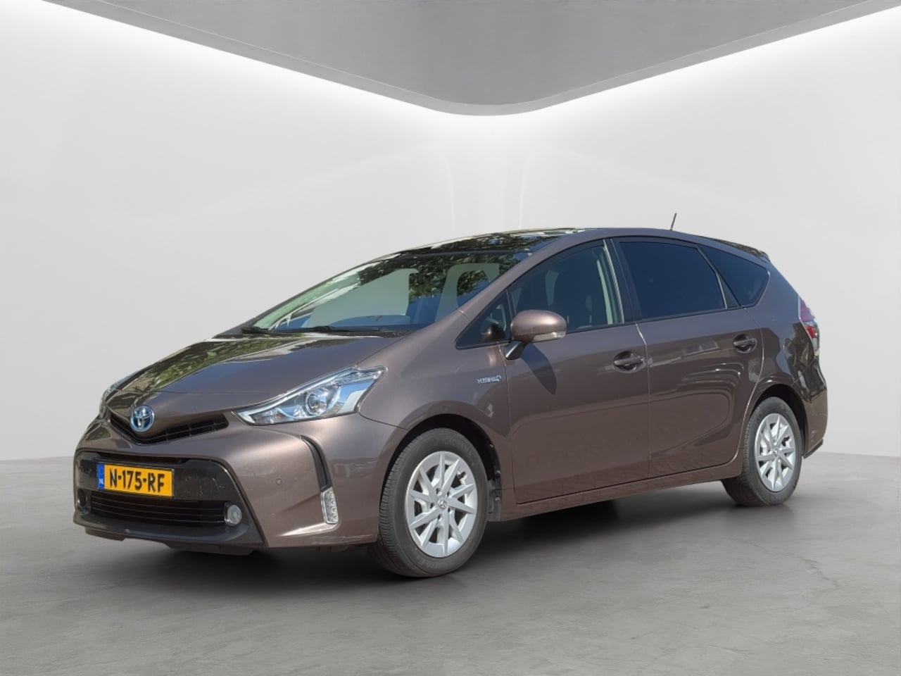 Toyota Prius - 1.8 SkyView Ed. - AutoWereld.nl