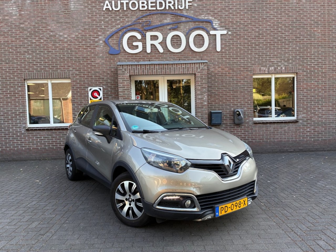 Renault Captur - 0.9 TCe Expression 0.9 TCE EXPRESSION - AutoWereld.nl