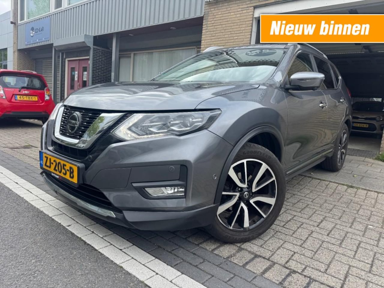Nissan X-Trail - 1.3 DIG-T Tekna 360 PANO LEER 2DE EIG. ORG. NL AUTO - AutoWereld.nl