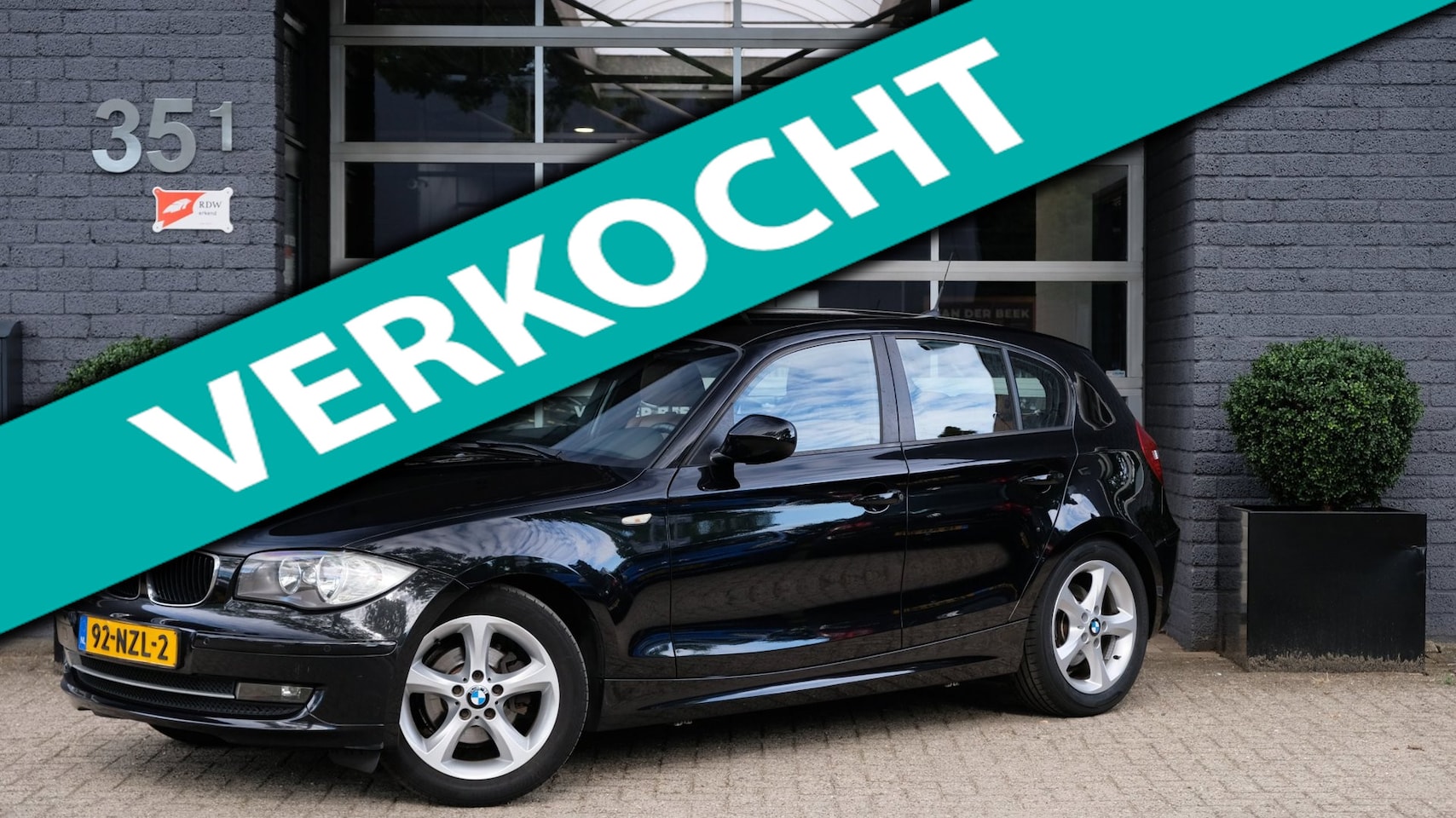 BMW 1-serie - 118i 143PK Cruise Leder Sportstoelen Stoelverwarming - AutoWereld.nl