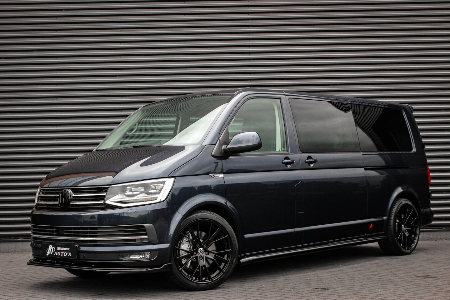 Volkswagen Transporter - 2.0 TDI L2H1 DC 204PK JB-EDITION DSG / PDC / DUBBEL CABINE / LEDEREN BEKLEDING / FULL / AP - AutoWereld.nl