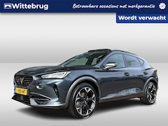 CUPRA Formentor - 1.4 e-Hybrid Performance / Panorama dak / Navigatie / Stuur en stoelverwarming / Camera /