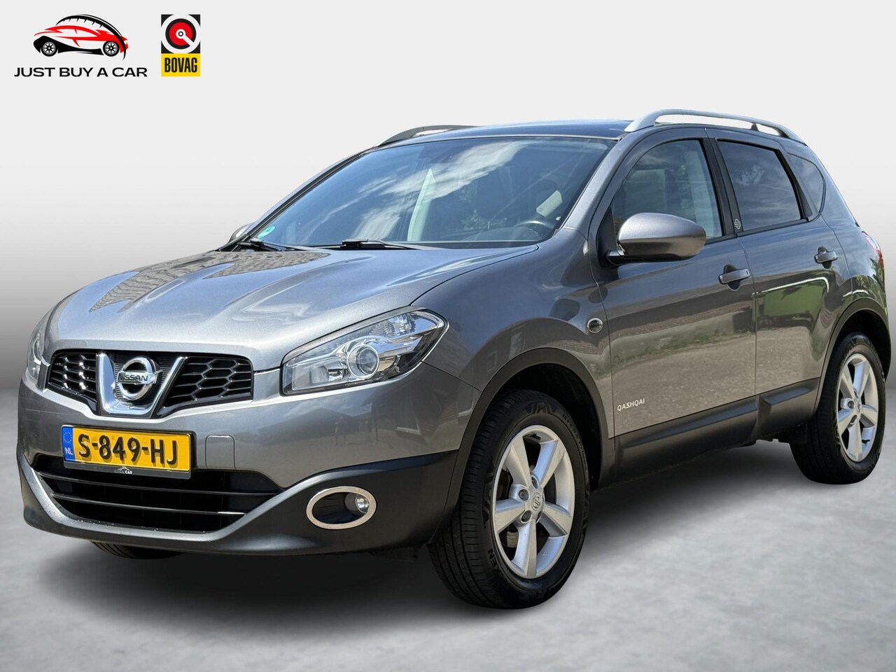 Nissan Qashqai - 1.6 Acenta / Trekhaak / Panoramadak / Nwe Beurt + APK / BOSE / Camera / 1e Eigenaar / - AutoWereld.nl