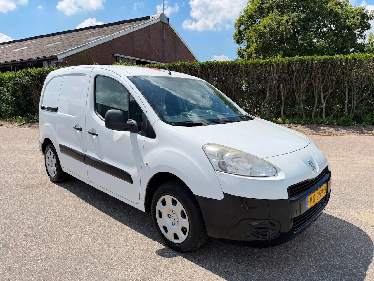 Peugeot Partner - 1.6 HDI - AC - 3 ZITS - APK 6/2027 - EURO 5 - AutoWereld.nl