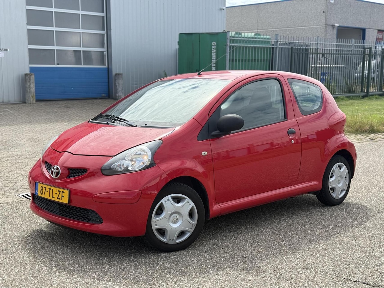 Toyota Aygo - 1.0-12V Rijdt schakelt perfect Nieuwe APK - AutoWereld.nl