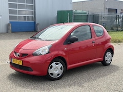 Toyota Aygo - 1.0-12V Rijdt schakelt perfect Nieuwe APK