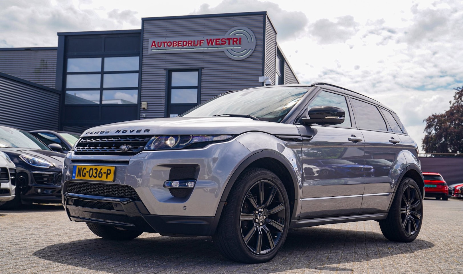 Land Rover Range Rover Evoque - 2.0 Si 4WD Prestige | Panorama | Camera | Meridian Sound | 100% onderhouden | Stoelverwarm - AutoWereld.nl