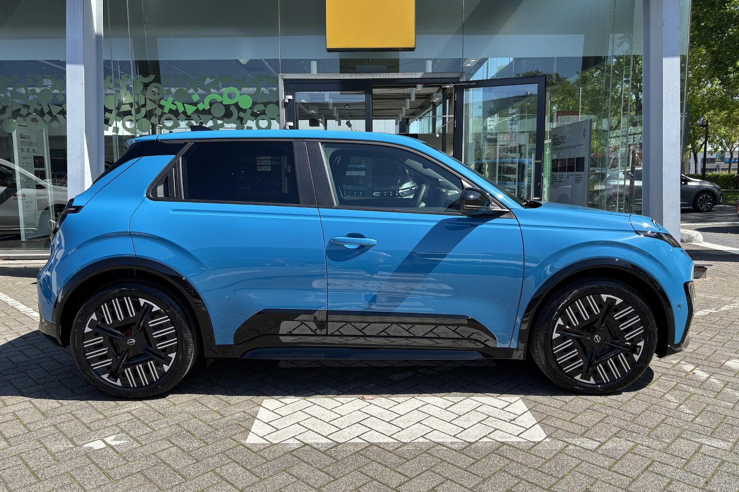 Nissan Micra - ADVANCE 52 kWh | NIEUW | INCL. € 5750,- VOORRAADKORTING | CAMERA | STOEL+STUUR VERWARMING - AutoWereld.nl