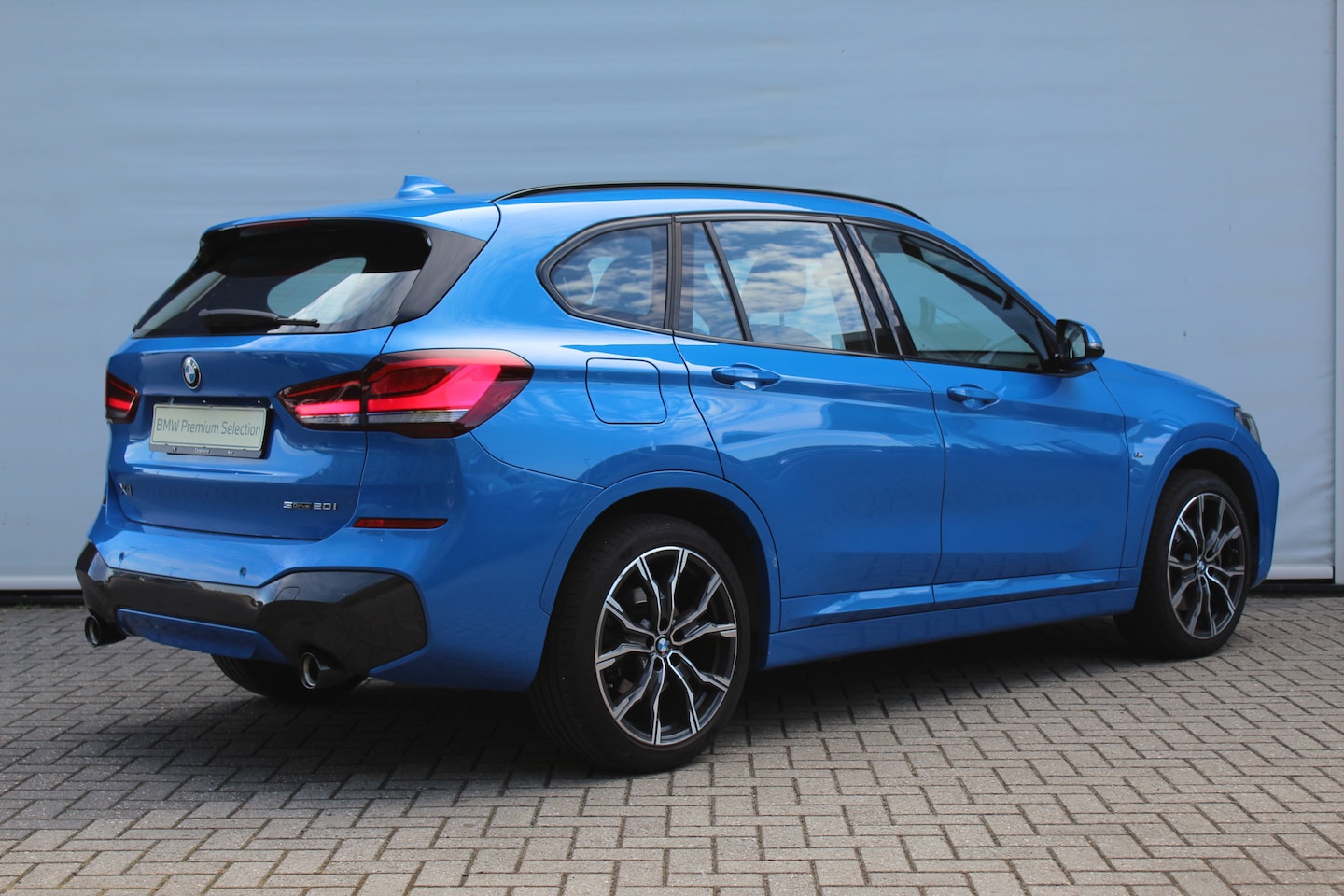 BMW X1 - sDrive20i High Executive M Sport Automaat / Sportstoelen / Cruise Control / Head-Up / Lase - AutoWereld.nl
