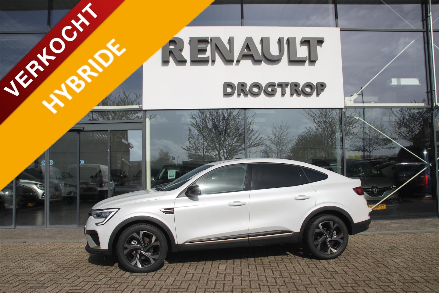 Renault Arkana - 145PK-E TECH ENGINEERD-79DKM-NAVI-CAMERA- - AutoWereld.nl