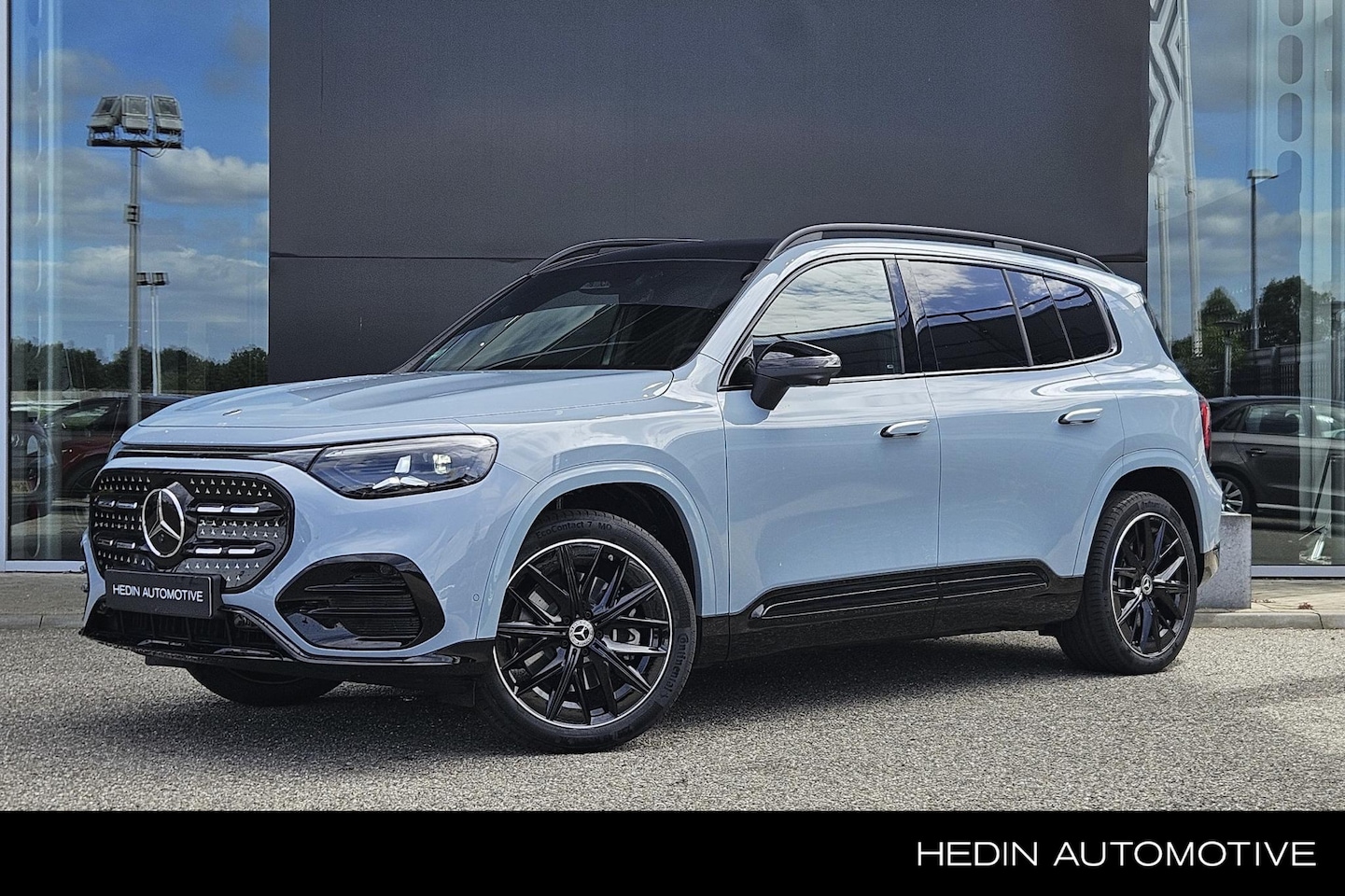 Mercedes-Benz GLB - GLB 250+ Business Solution AMG | Premium Pakket | Nightpakket | Parkeerpakket met 360°-cam - AutoWereld.nl