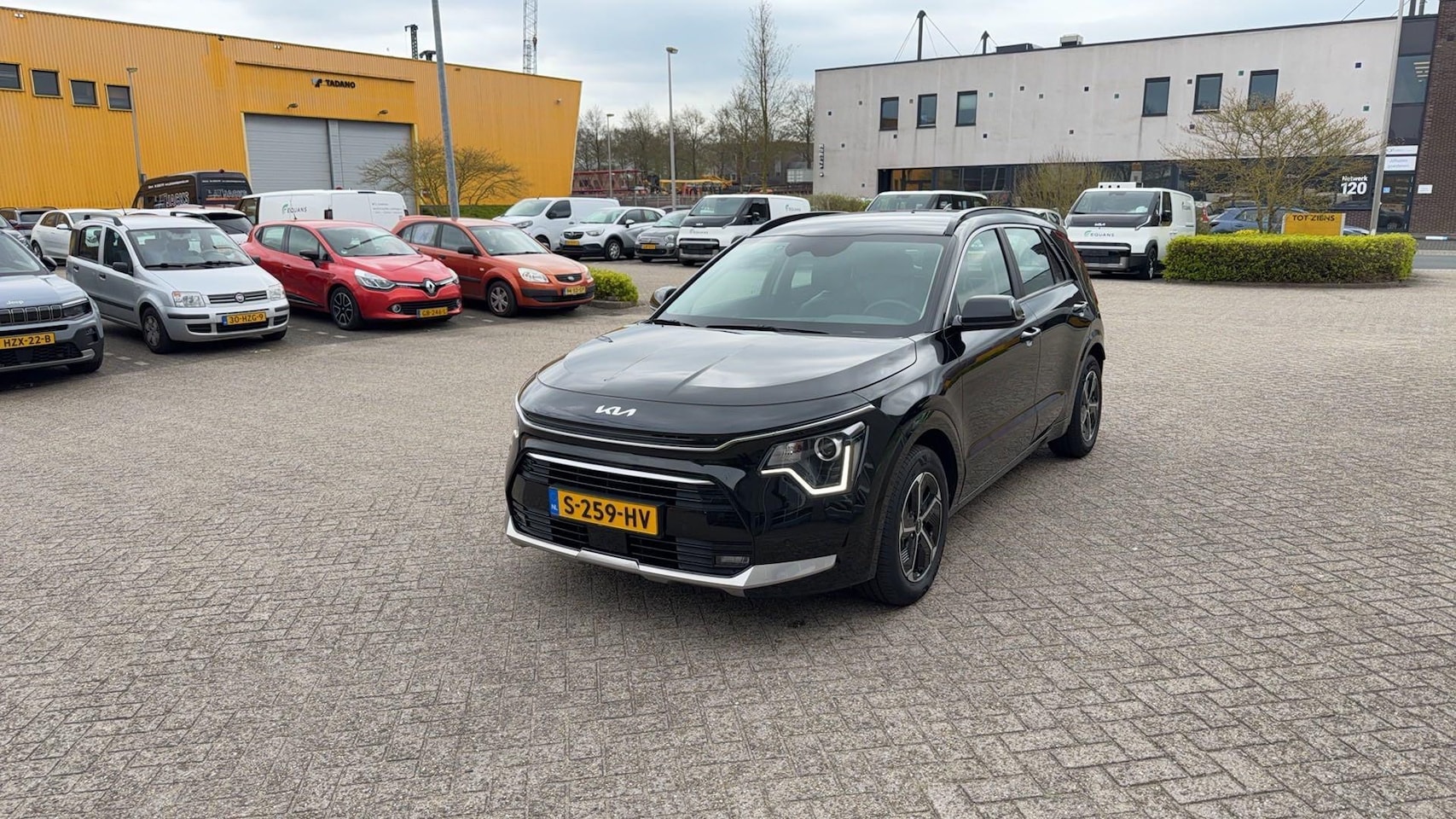 Kia Niro - 1.6 GDi Hybrid DynamicLine | Navigatie | Ad. cruise control | Lage kmstand | - AutoWereld.nl