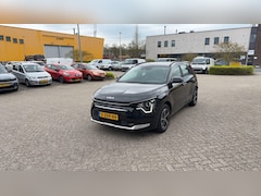 Kia Niro - 1.6 GDi Hybrid DynamicLine | Navigatie | Ad. cruise control | Lage kmstand |