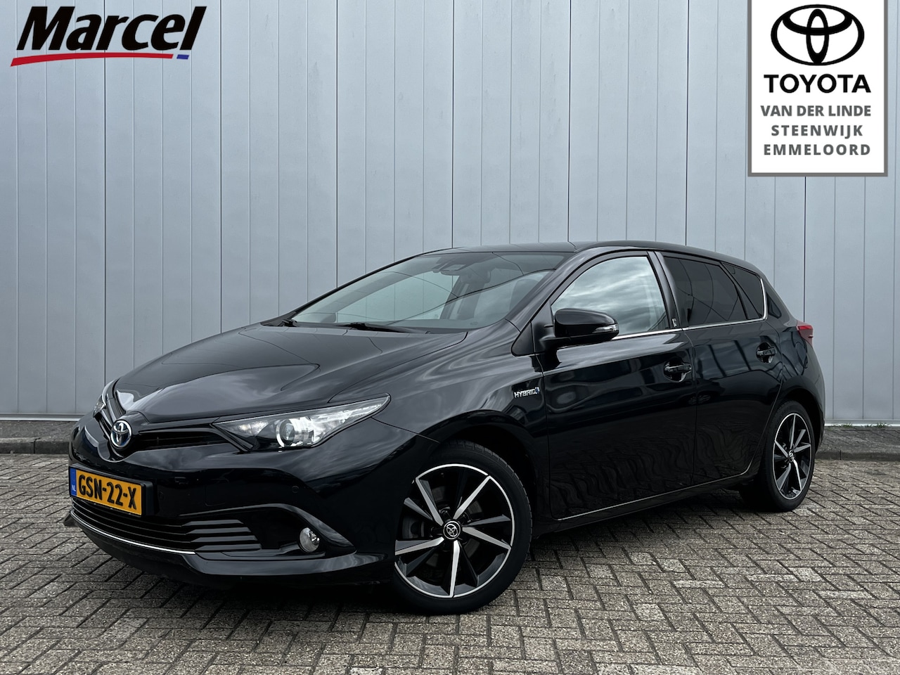 Toyota Auris - 1.8 Hybrid Dynamic Ultimate Stoelverwarming Parkeersensoren - AutoWereld.nl