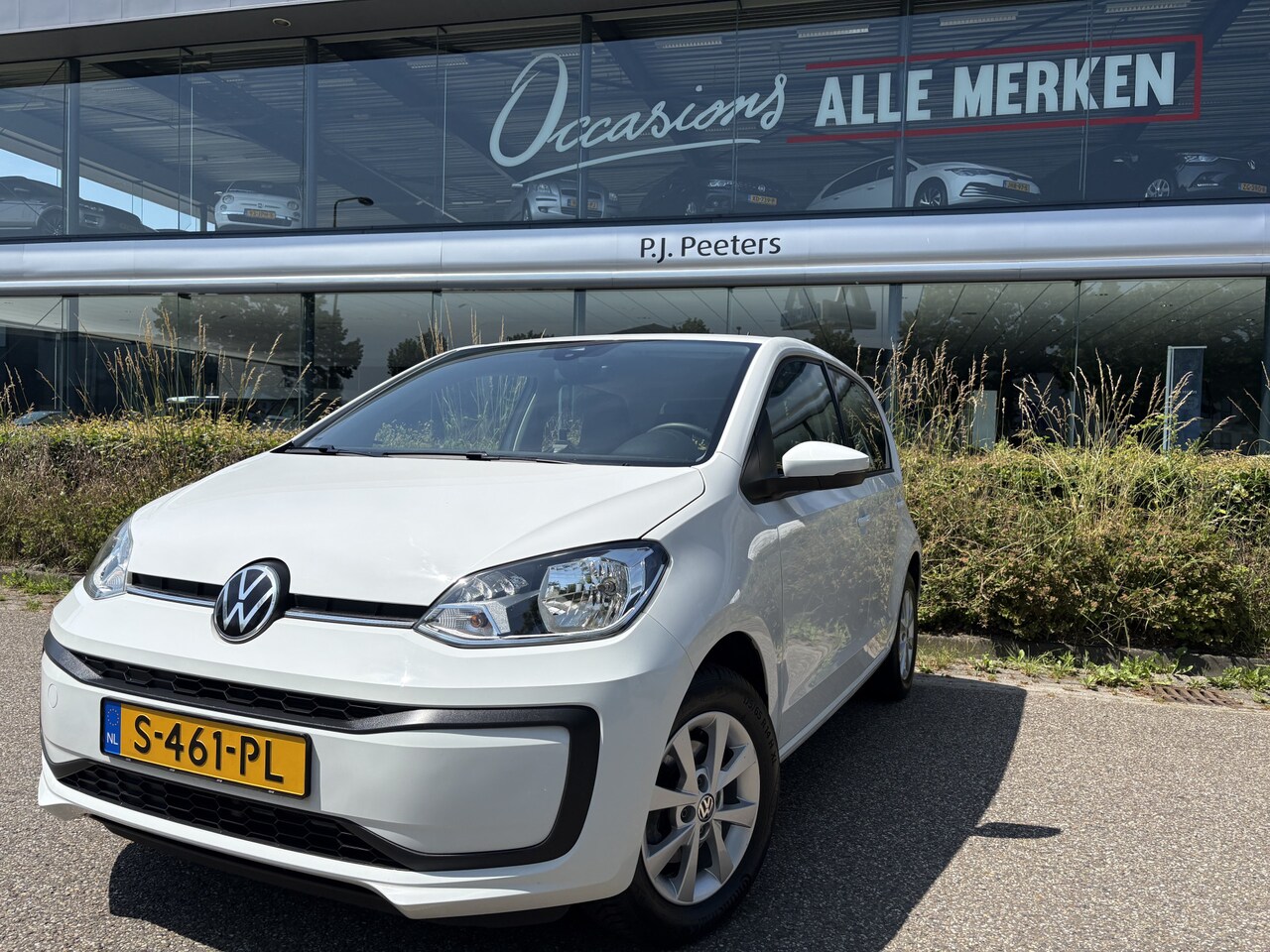 Volkswagen Up! - 1.0 Airco - Bluetooth - Radio - Led verlichting - Elektrische ramen - Centrale vergrendeli - AutoWereld.nl