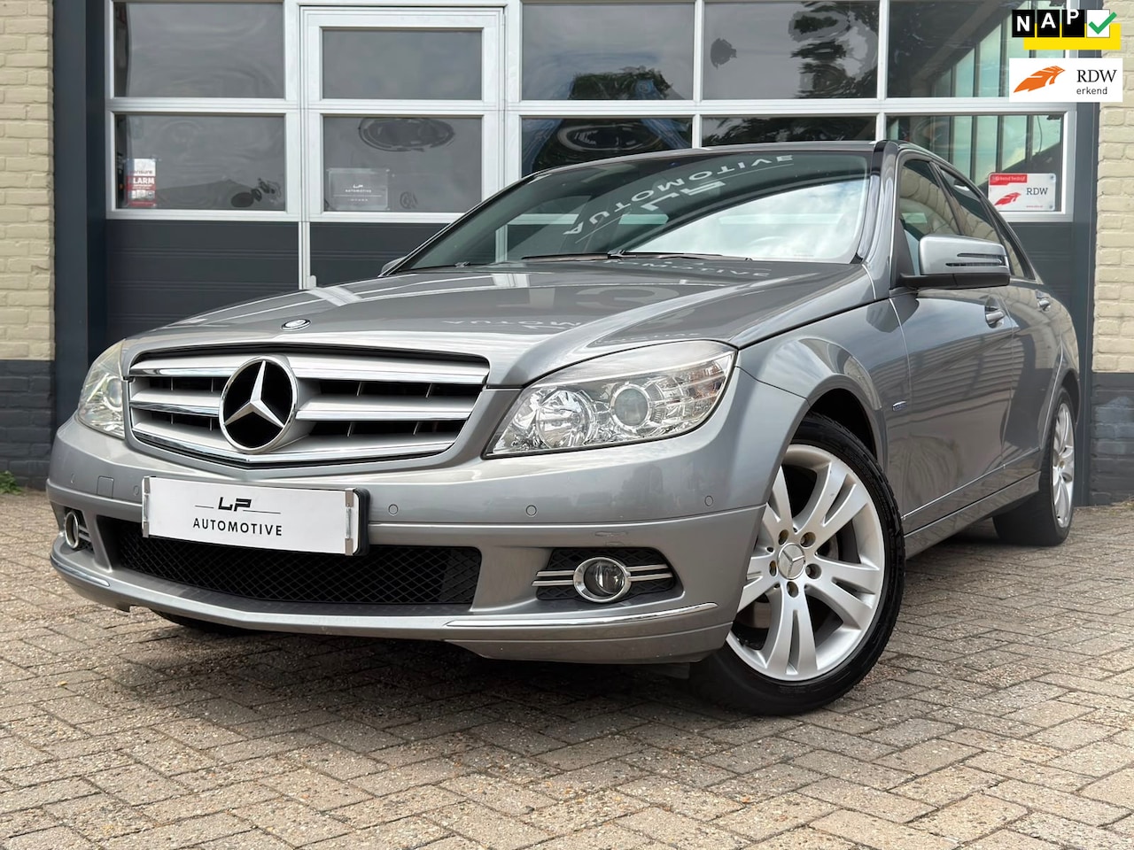 Mercedes-Benz C-klasse - 180 CGI Avantgarde / Automaat / NL-auto / Cruise - AutoWereld.nl