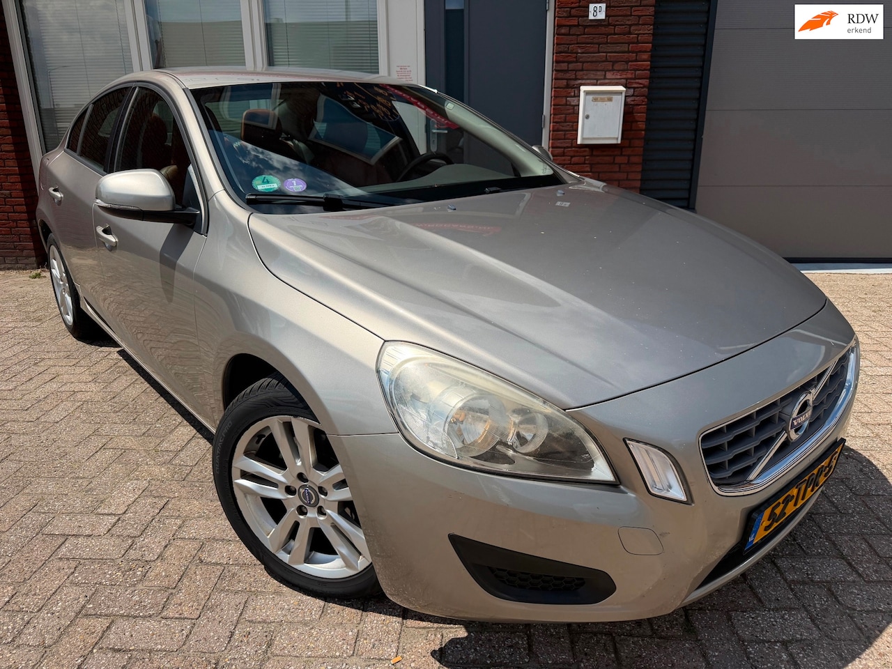 Volvo S60 - 1.6 T3 Kinetic / Leder / Clima / Cruise / LM - AutoWereld.nl